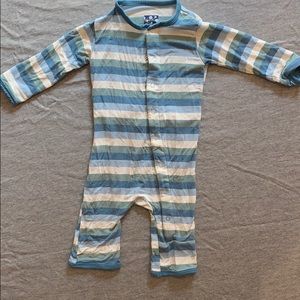 Long Sleeve Kickee Pants Romper w Bib, 0-3 Months